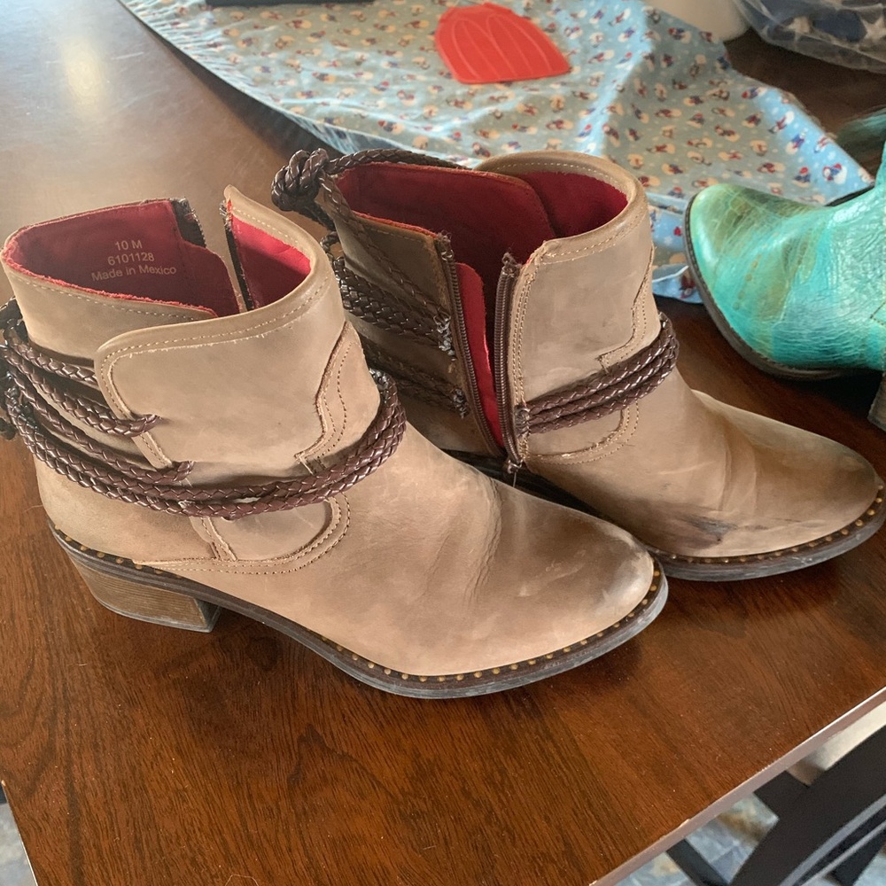 Ferini Booties
